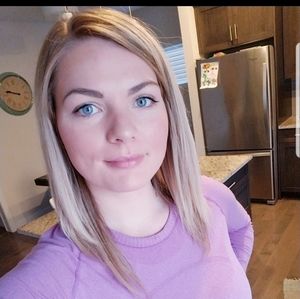 Meet your Posher, Stacy